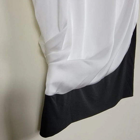 Vince Camuto Woman's Blocked Black and White Sleeveless‎ Blouse PM - Picture 4 of 13